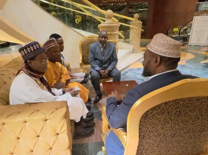 MAM Chairman Sheikh Idrissah Muhammad Meets Azhar Students