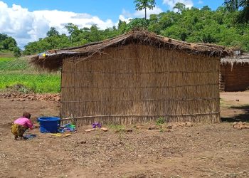 Pastor Builds Grass-thatched Mosque